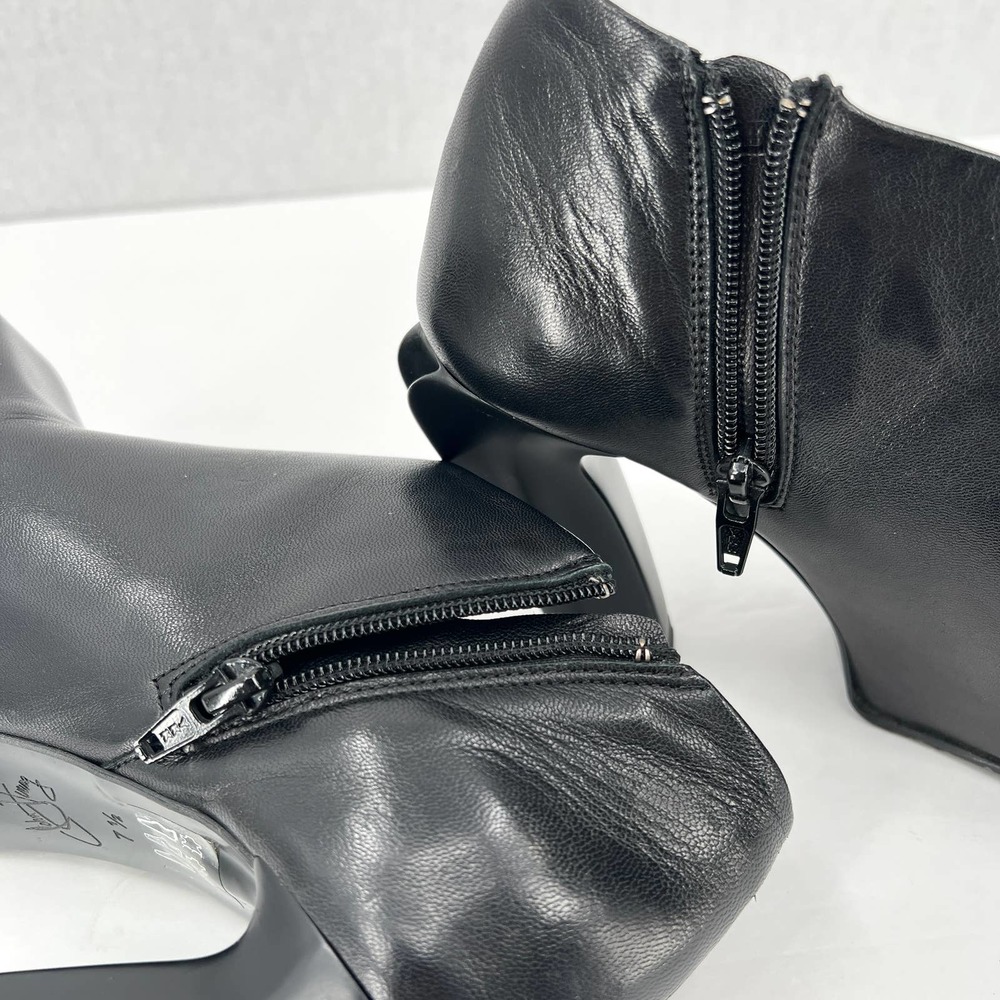 JOHN FLUEVOG Shaguar Sable Asymmetric Ankle Bootie Womens 7.5 Black Heeled - Picture 8 of 11